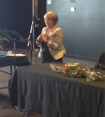 Claire Bergeron au lancement de son recueil de tanka